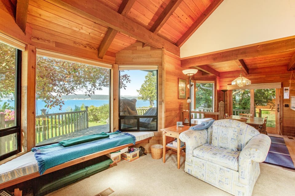 Saratoga Lodge House in Camano Island