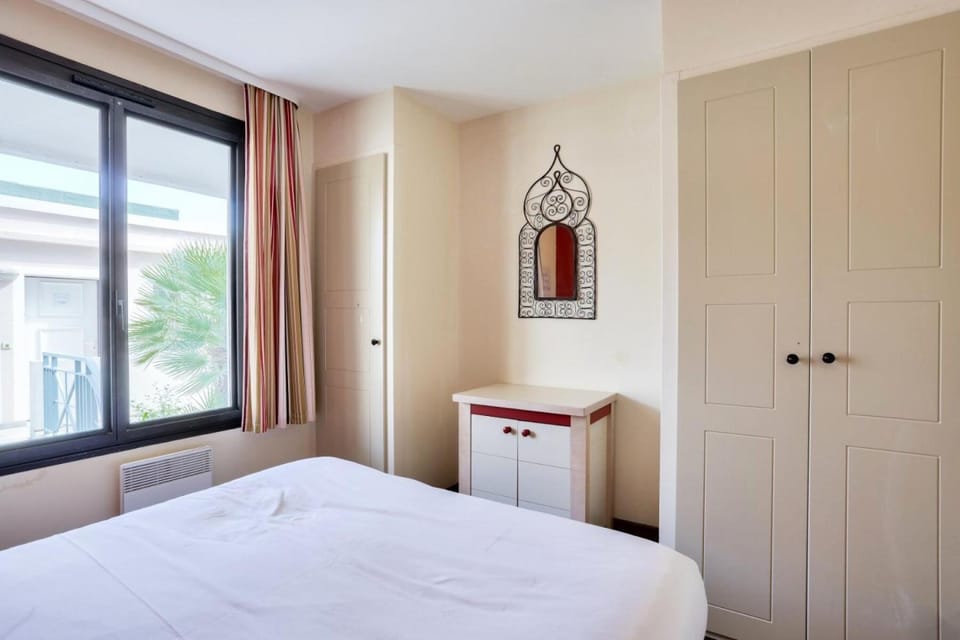 Bed, Bathroom, Bedroom, furniture