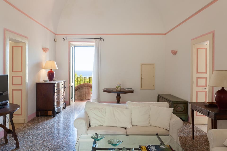 Communal lounge/ TV room, Living room, locker