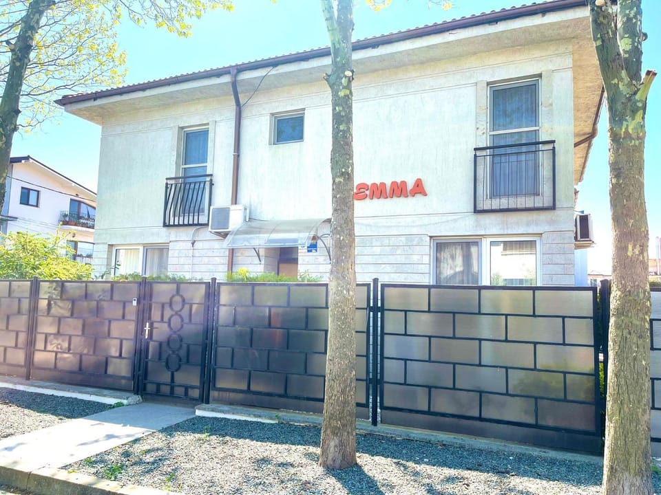 Property building, Facade/entrance, Property logo or sign