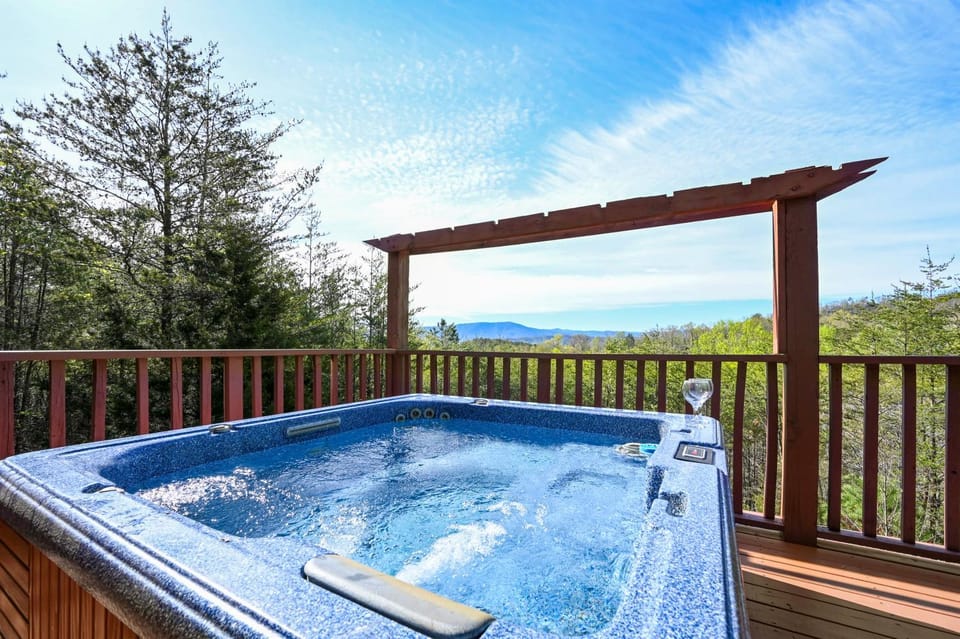Hot Tub, View (from property/room), Mountain view