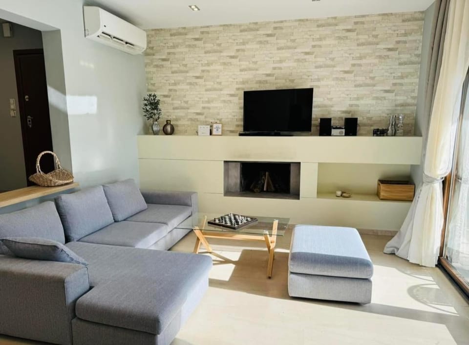 Communal lounge/ TV room, TV and multimedia, Seating area