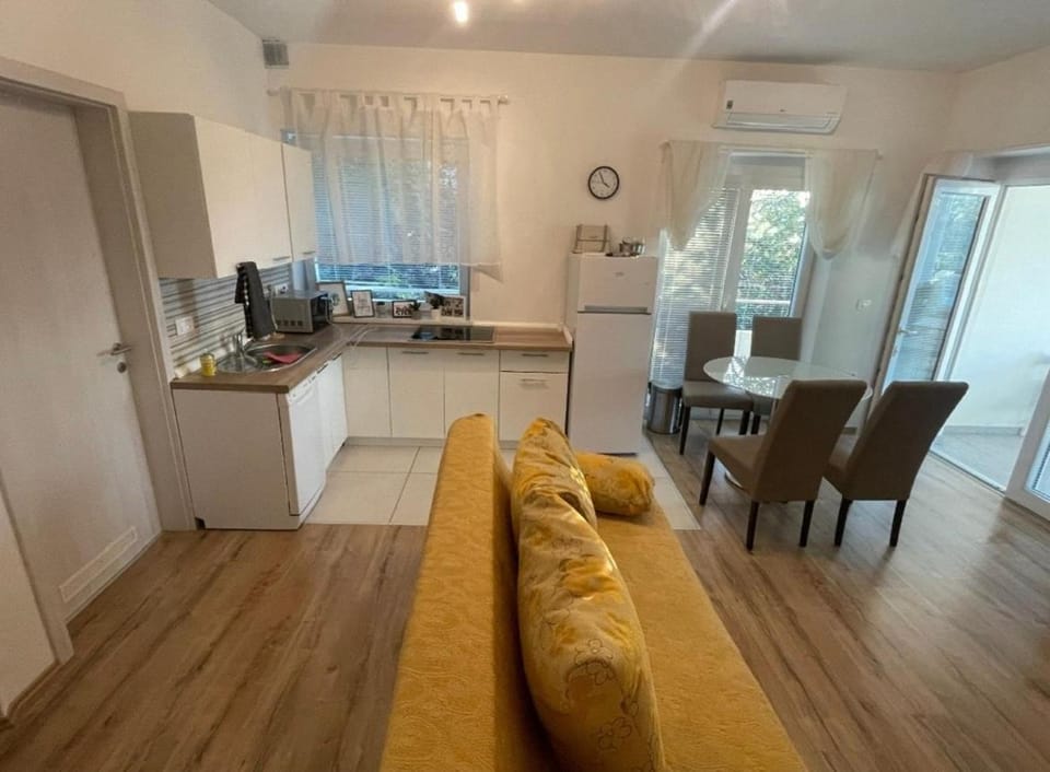Apartmaji Meduza 2 Apartment in Slovenia
