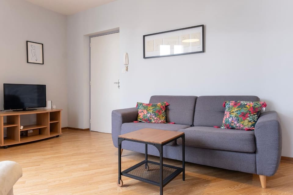 Communal lounge/ TV room, Living room