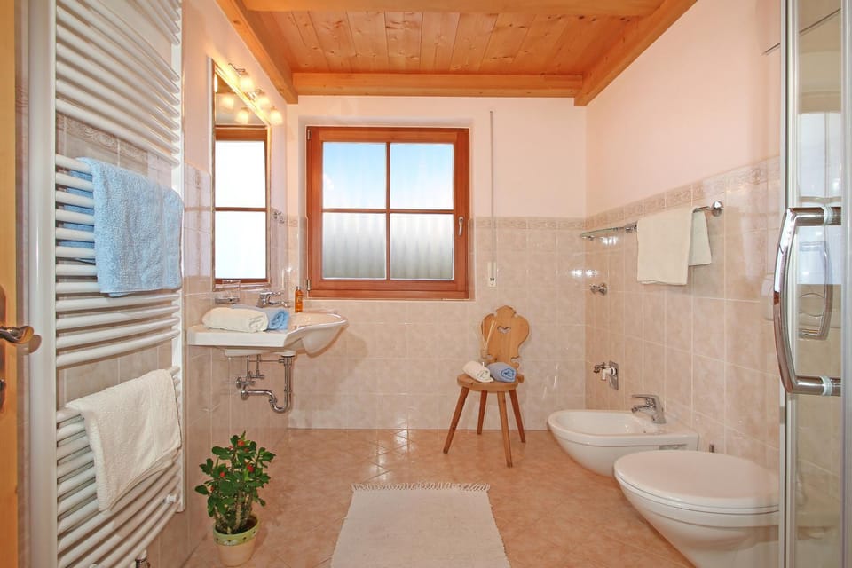 Bathroom, Living room