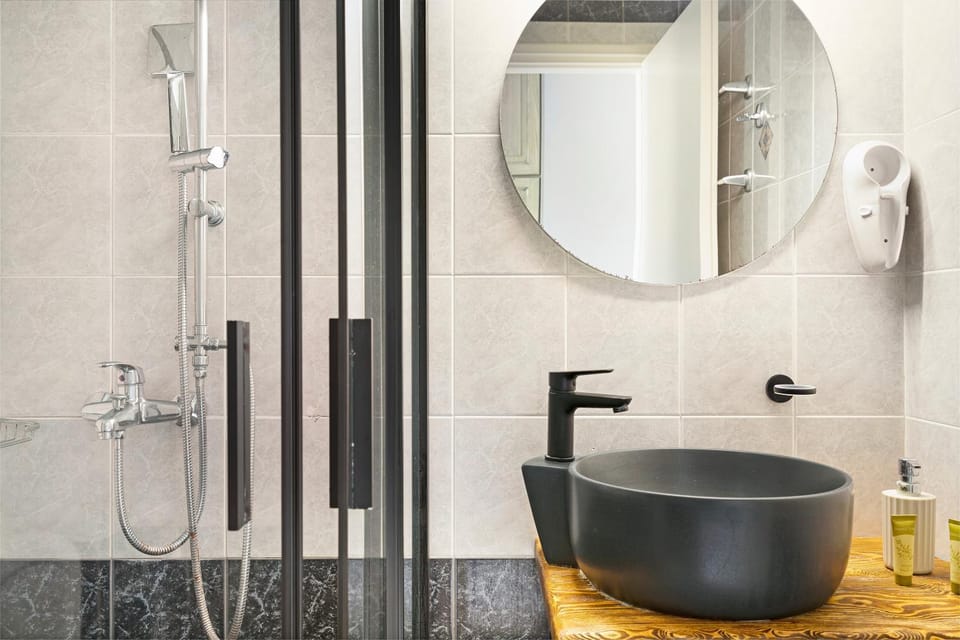 Bathroom, Living room