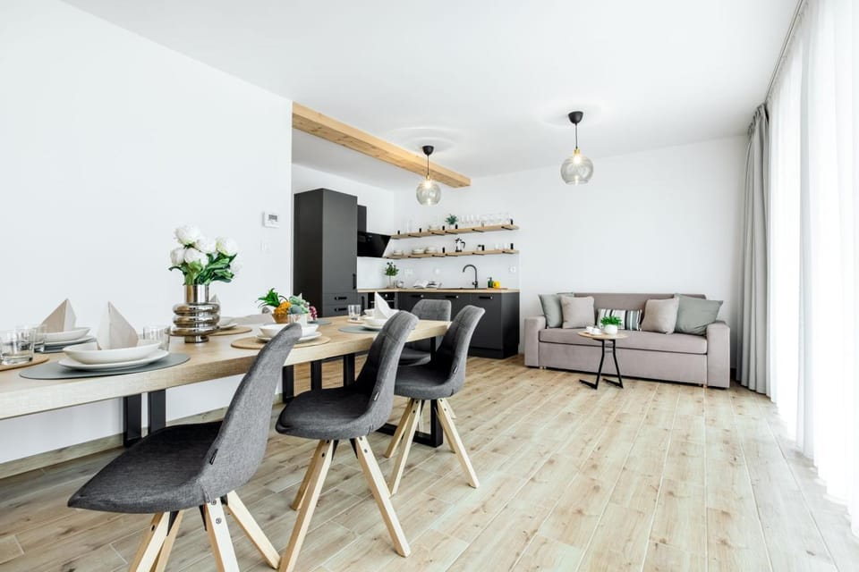 Kitchen or kitchenette, Seating area
