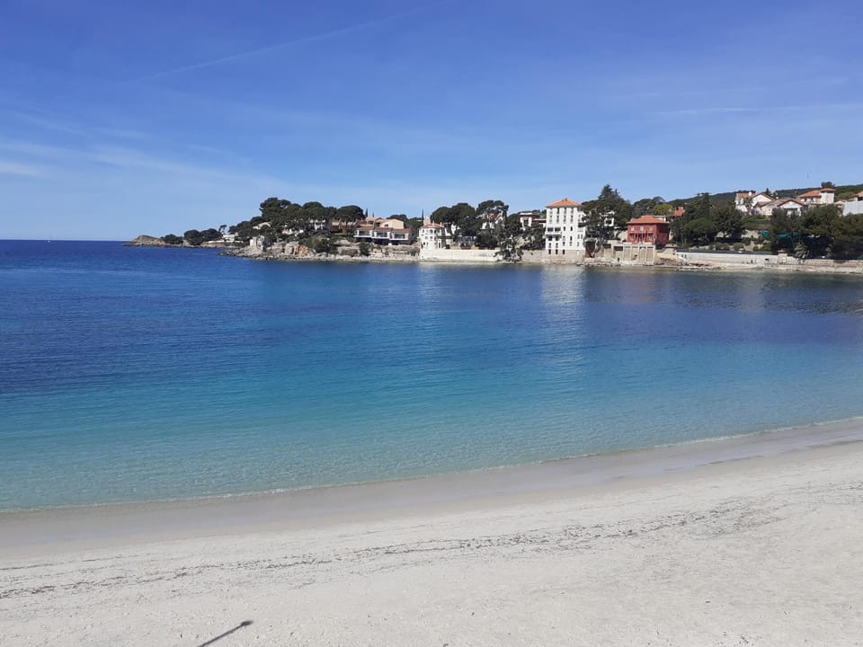 Neighbourhood, Beach