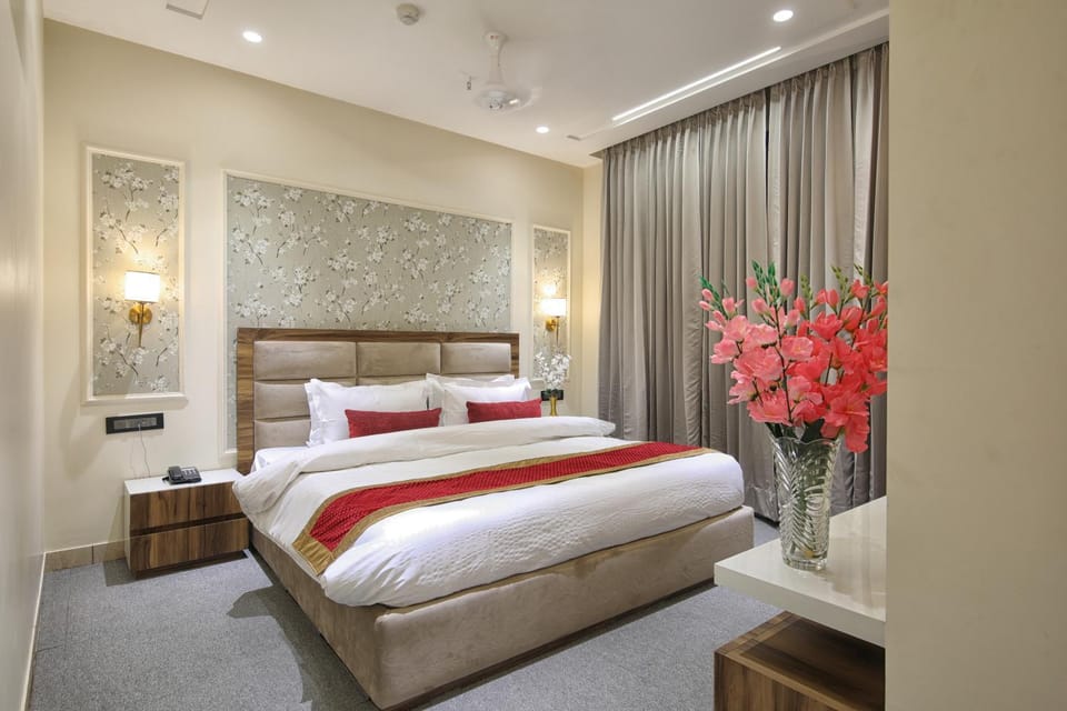 Bed, Photo of the whole room, Bedroom