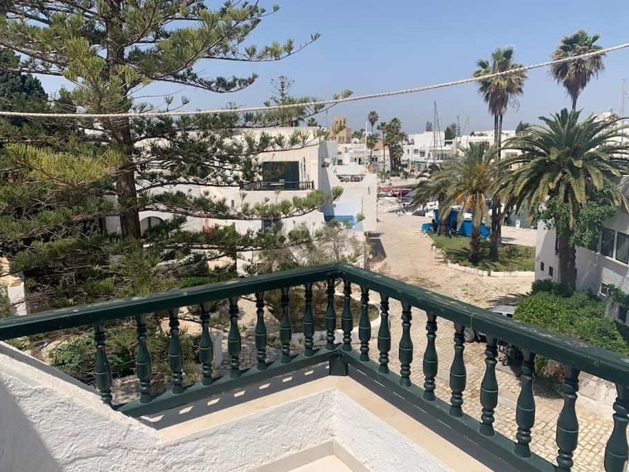 Charmant logement front port et Mer Apartment in Sousse Governorate, Tunisia