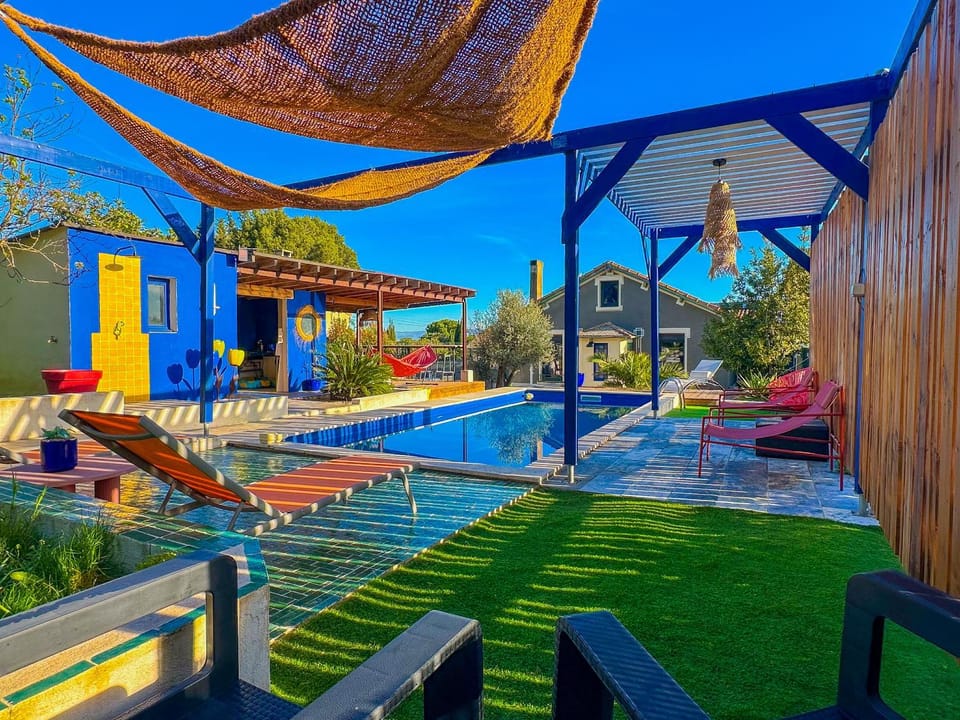 Property building, Day, Garden, Garden view, Pool view, Swimming pool, sunbed