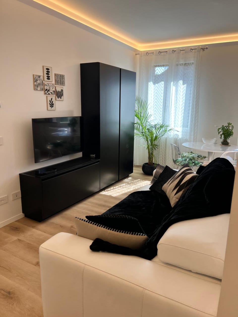 TV and multimedia, Living room, Seating area