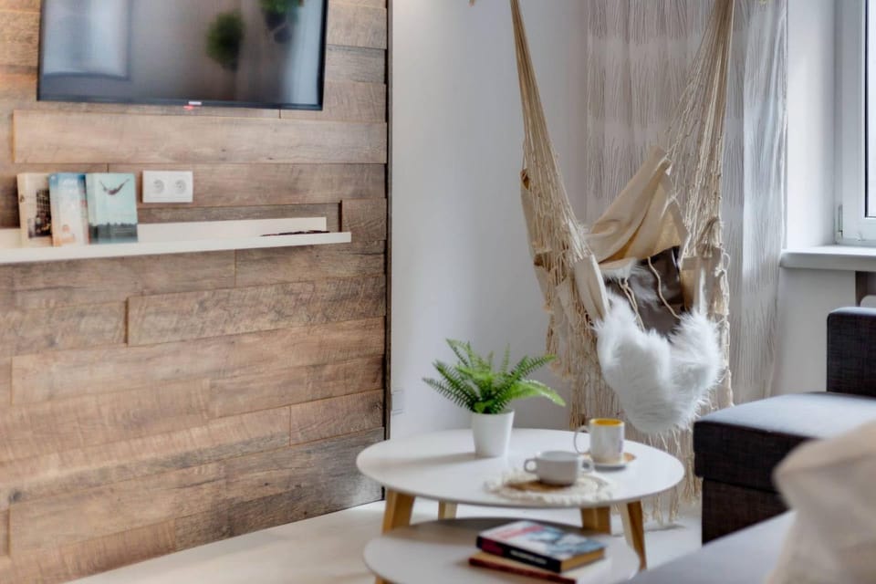 Library, TV and multimedia, Living room, Seating area, Drinks