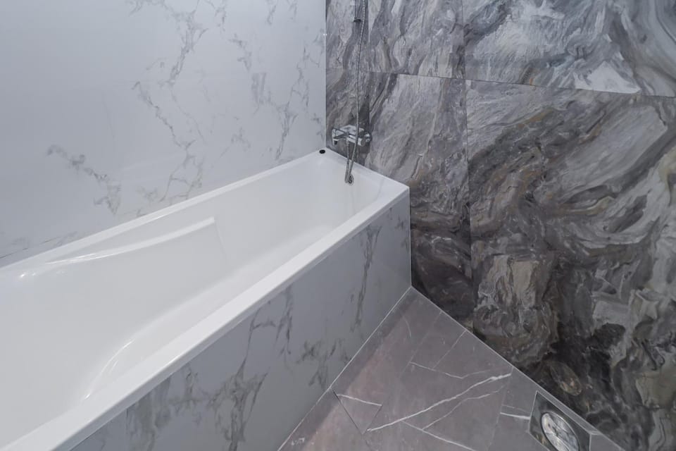 Bathroom, Bath