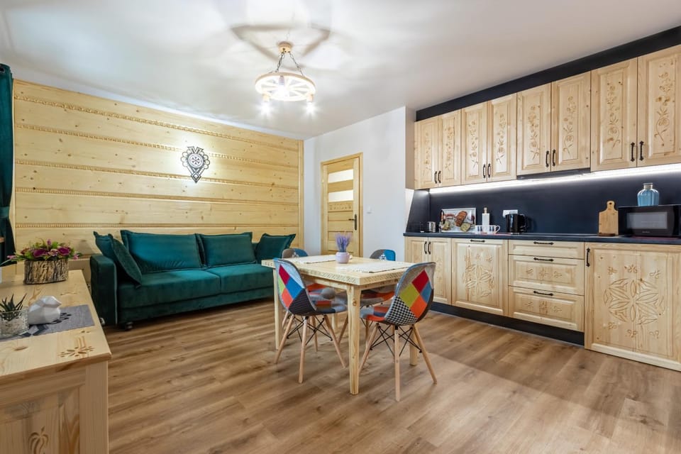 Kitchen or kitchenette, Living room