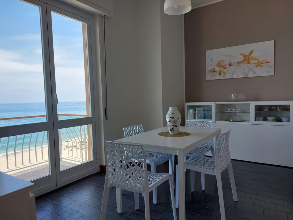 Dining area, Sea view