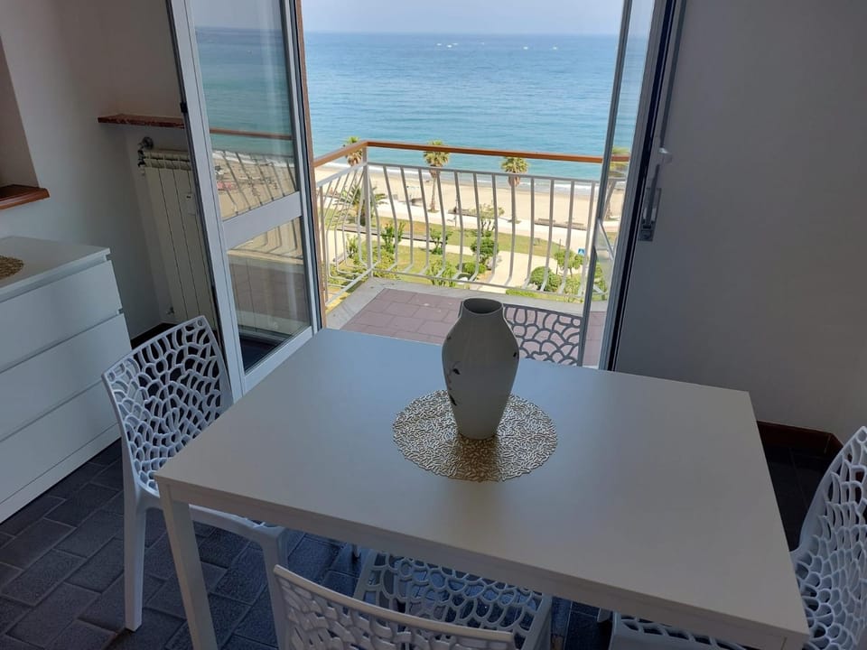 Day, Dining area, Sea view