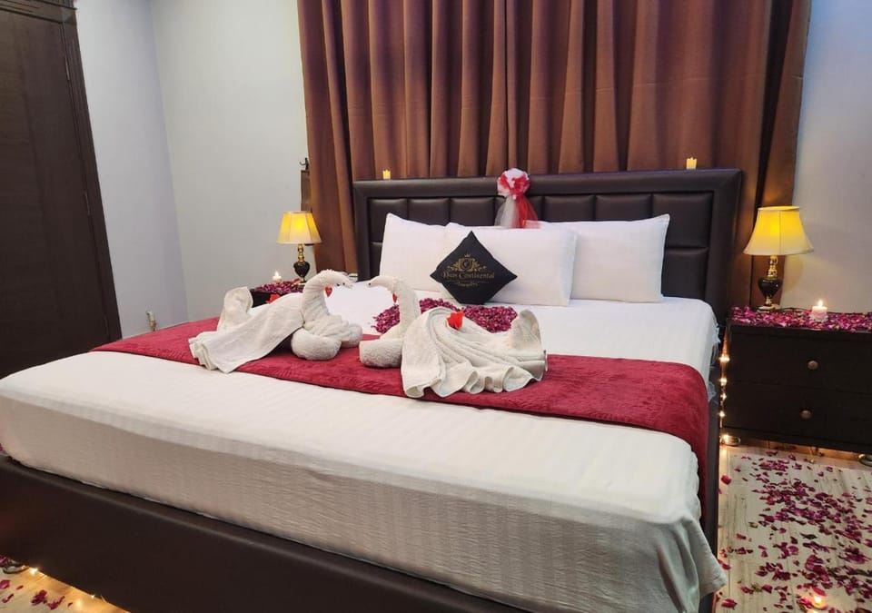Bed, towels