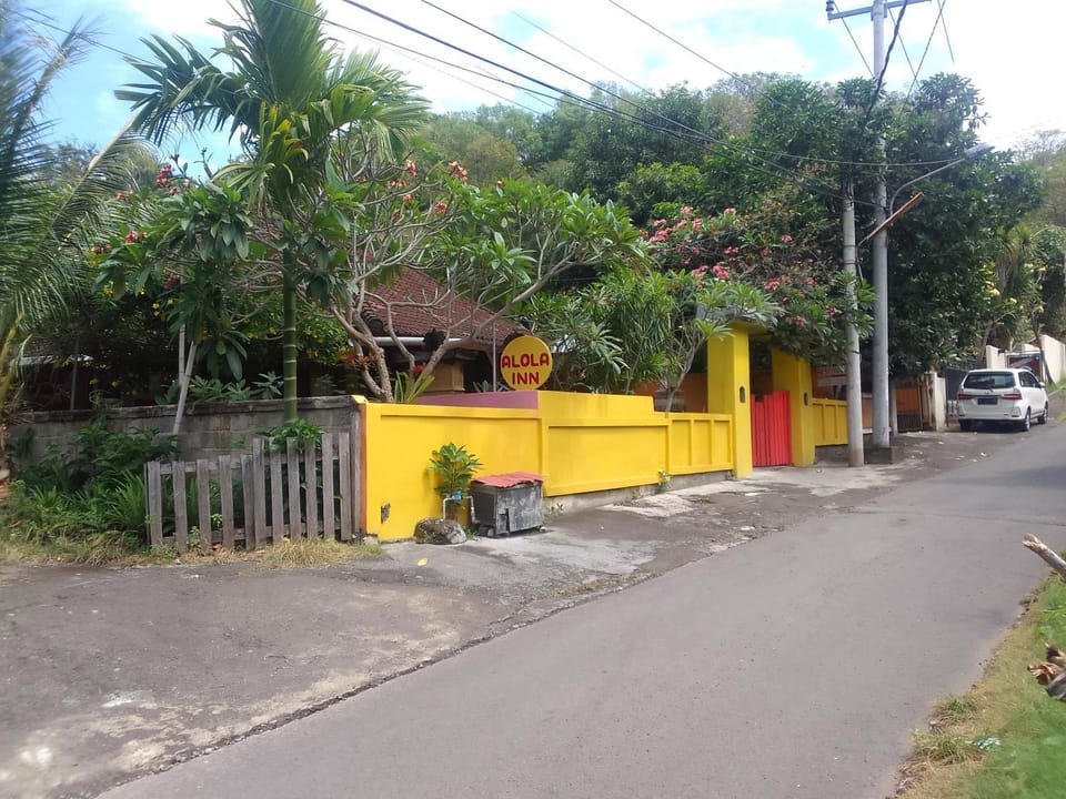 Alola inn Vacation rental in Karangasem Regency