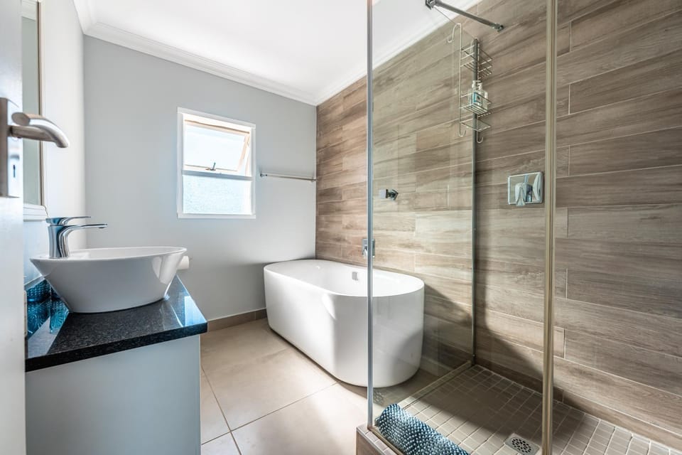 S3nsational Paros-Luxury steps away from the beach Apartment in Dolphin Coast