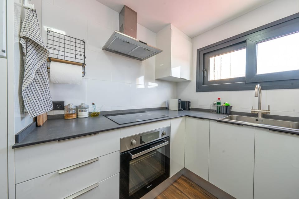 Kitchen or kitchenette, dishwasher, minibar, oven, pet friendly, stove, toaster