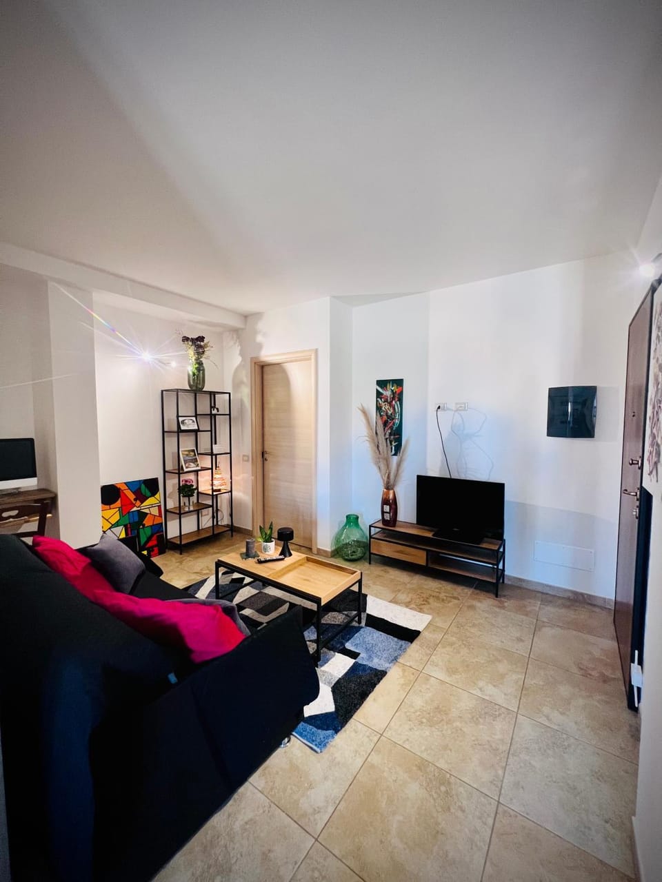 TV and multimedia, Living room, Seating area, Evening entertainment