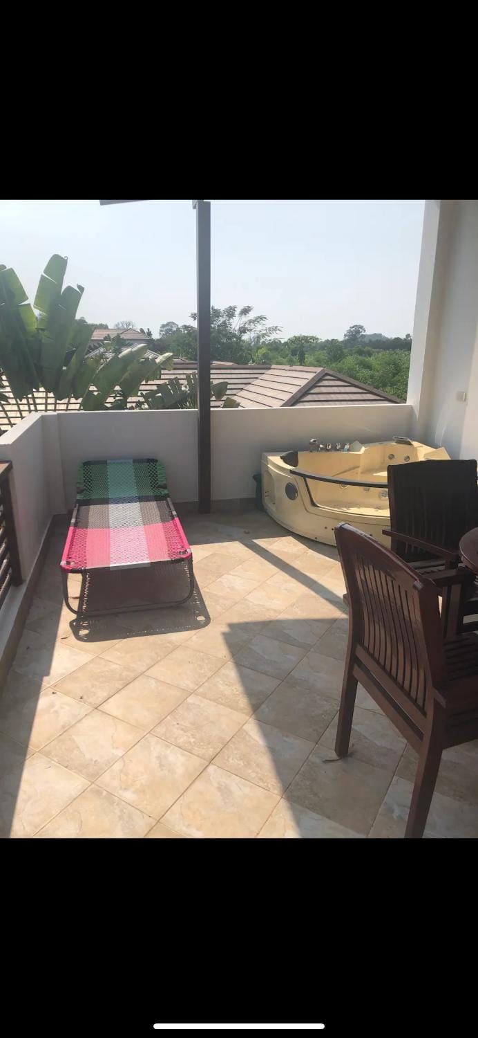 Relax and Rejuvenate in Rayong! Villa in Phe