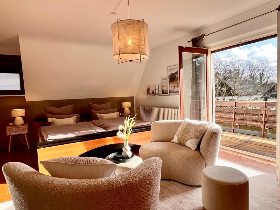 Seating area, Bedroom