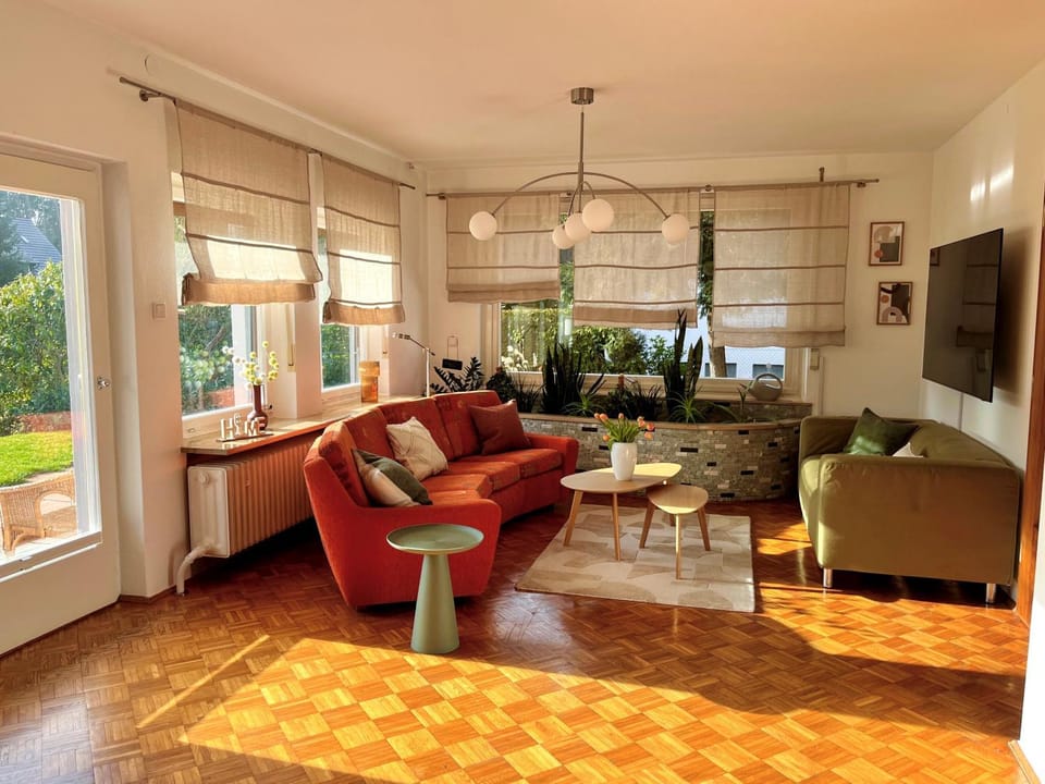 TV and multimedia, Living room, Seating area