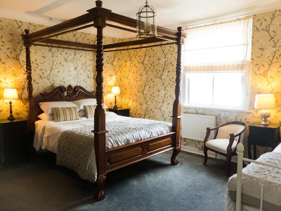 Bed, View (from property/room), Bedroom, hair dresser
