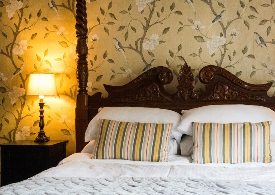 Bed, Decorative detail, Bedroom, hair dresser
