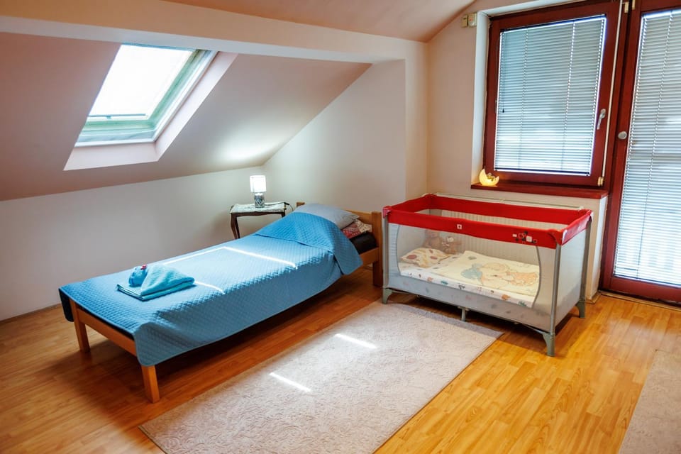 Bed, Bedroom, bunk bed