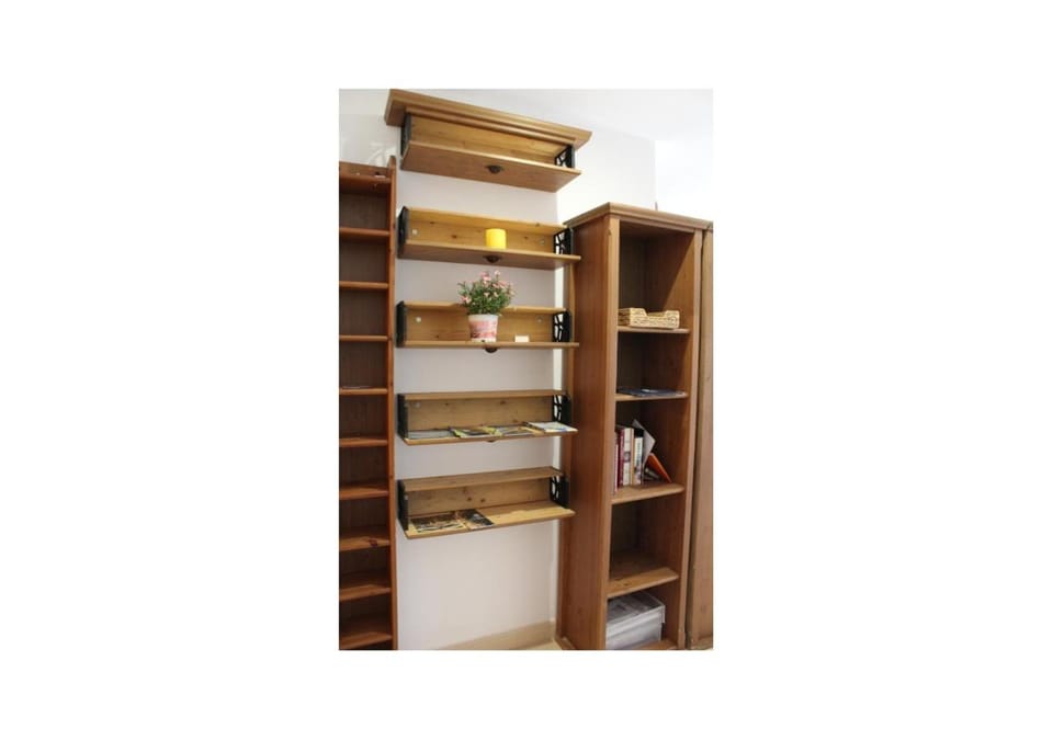 Lobby or reception, wardrobe