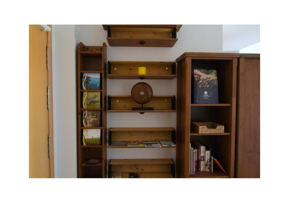 Lobby or reception, wardrobe