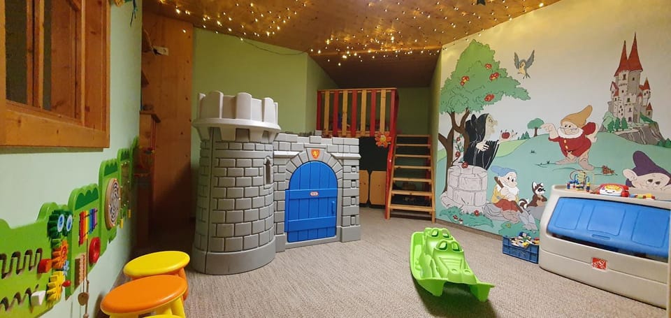Restaurant/places to eat, Children play ground, Game Room, children, young children, older children
