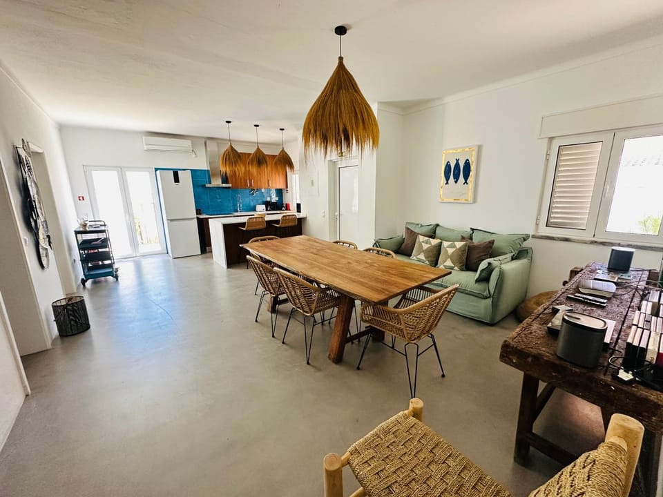 Living room, Dining area