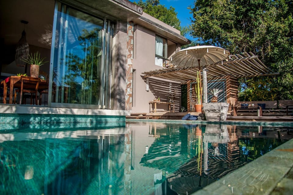 Property building, Patio, Day, Swimming pool, Swimming pool