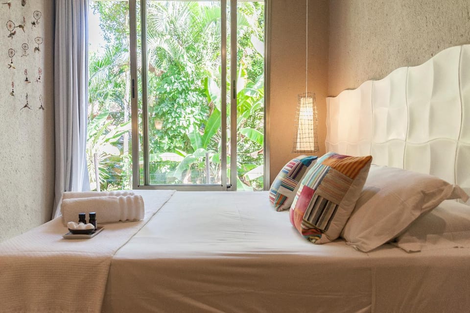 Bed, Natural landscape, Photo of the whole room, Bedroom