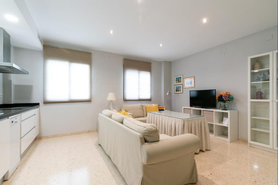TV and multimedia, Living room, Lounge or bar, Photo of the whole room, Dining area, kitchen