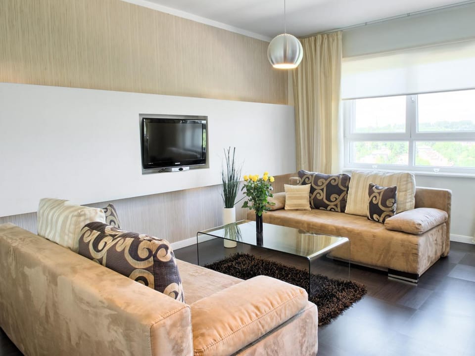 Communal lounge/ TV room, TV and multimedia, Living room, Seating area