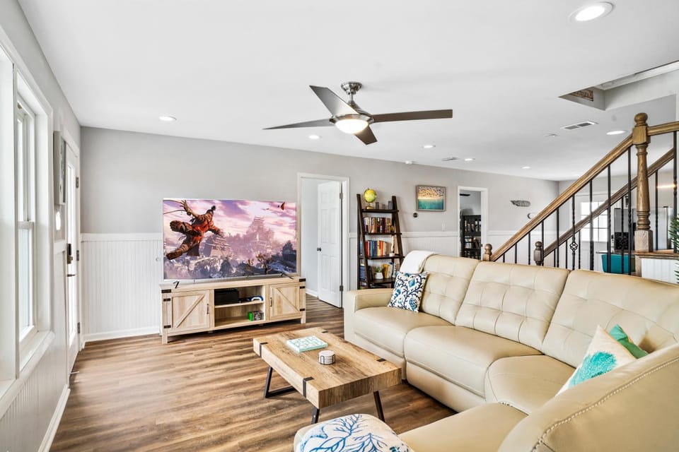 TV and multimedia, Living room, Seating area, Beach, Beach, Sea view