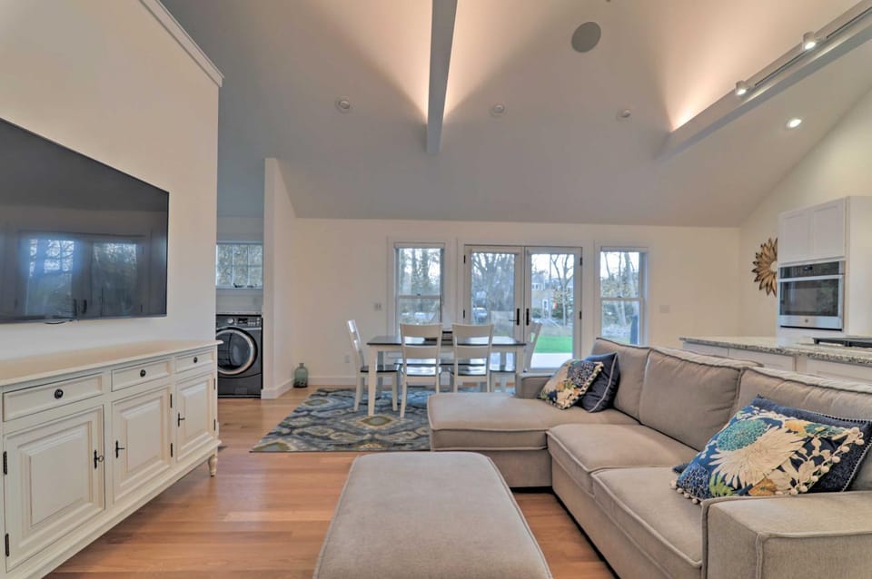Walk to Beach! Cape Cod Cottage w/ Fire Pit House in Brewster