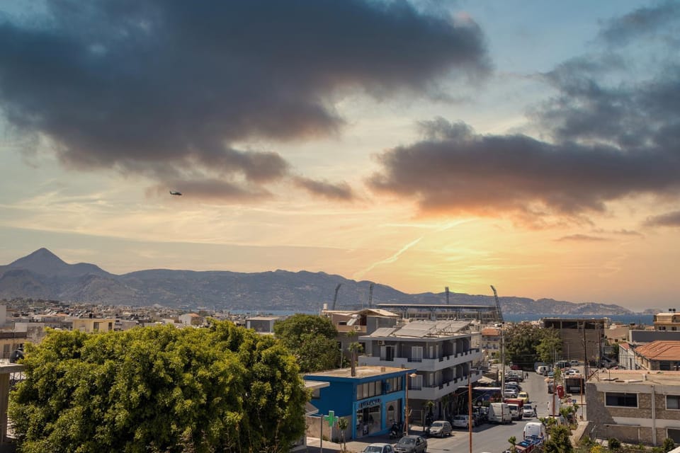 Neighbourhood, Natural landscape, Bird's eye view, City view, Mountain view, Sea view, Location, Sunrise, Sunset