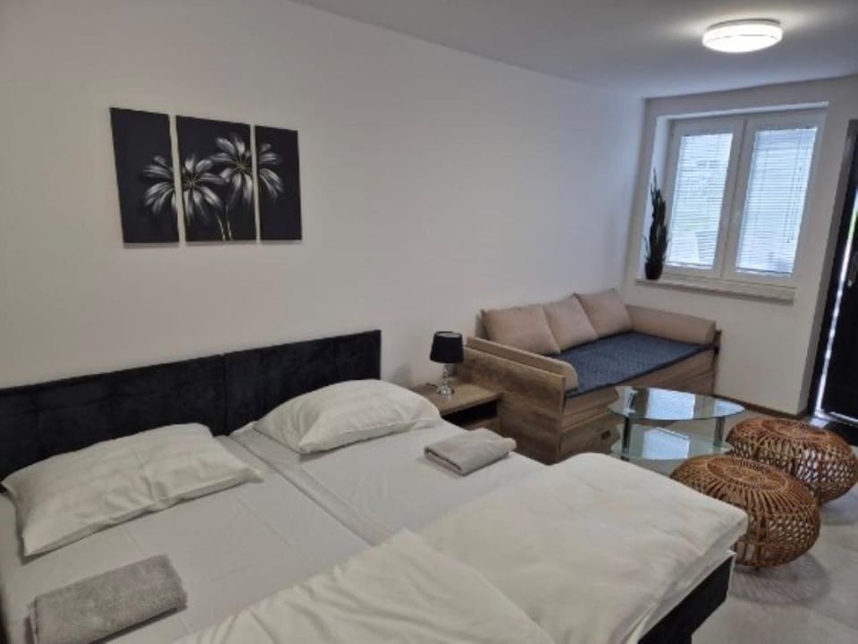 Pokoje KRASKA 36 Hostel in Masovian Voivodeship