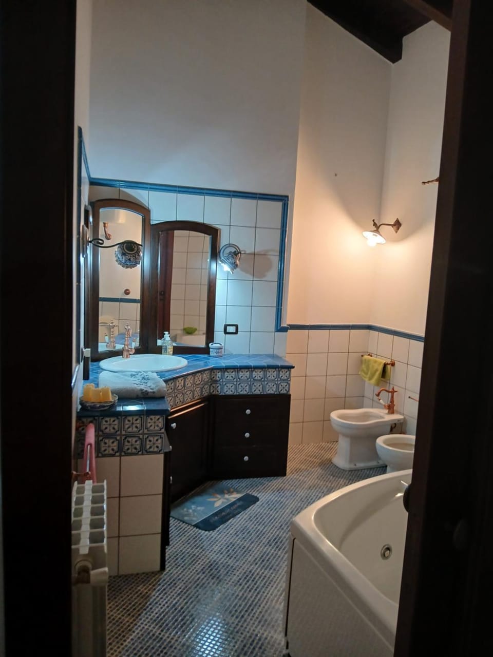 Hot Tub, Bathroom