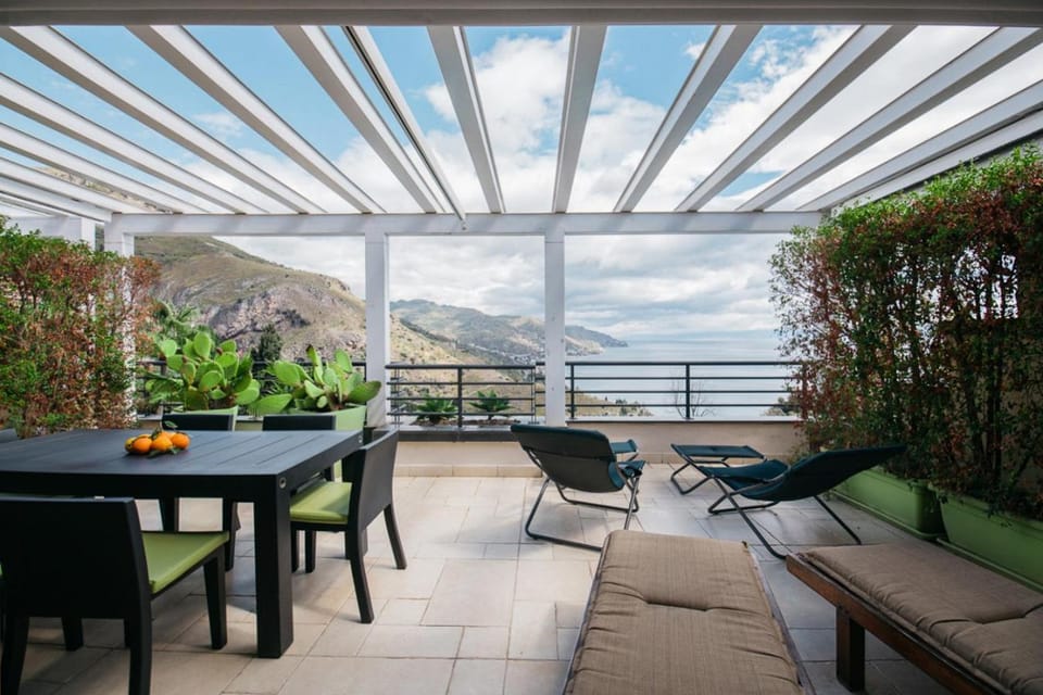 Patio, View (from property/room), Balcony/Terrace