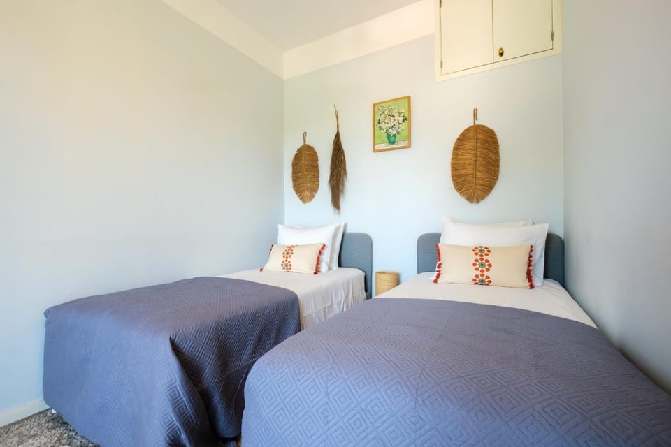 Bed, Decorative detail, Bedroom