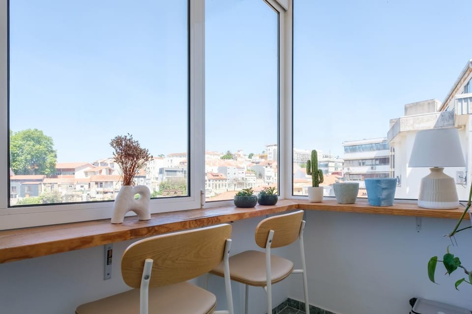View (from property/room), Balcony/Terrace, Dining area