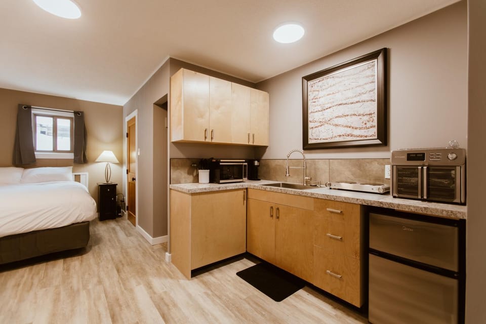 Lone Star Motel Inn in Rossland