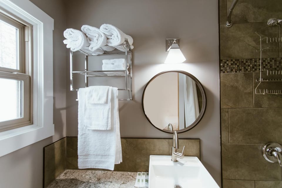 Lone Star Motel Inn in Rossland